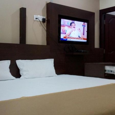 Divya Lodge Hyderabad Exterior photo