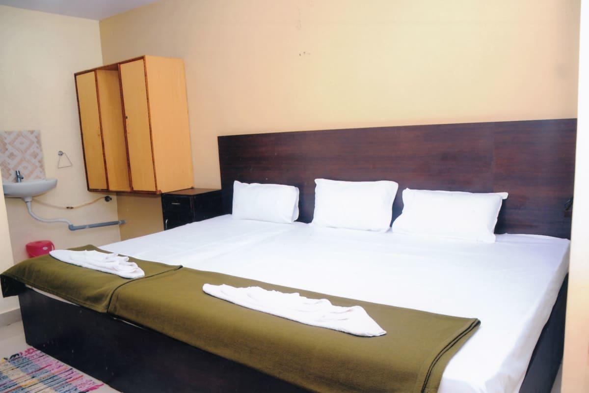 Divya Lodge Hyderabad Exterior photo