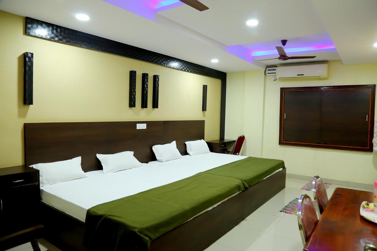 Divya Lodge Hyderabad Exterior photo