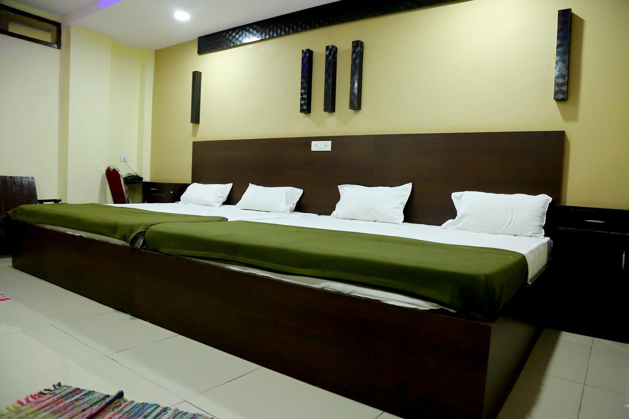 Divya Lodge Hyderabad Exterior photo