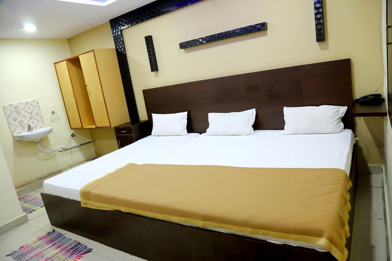 Divya Lodge Hyderabad Exterior photo