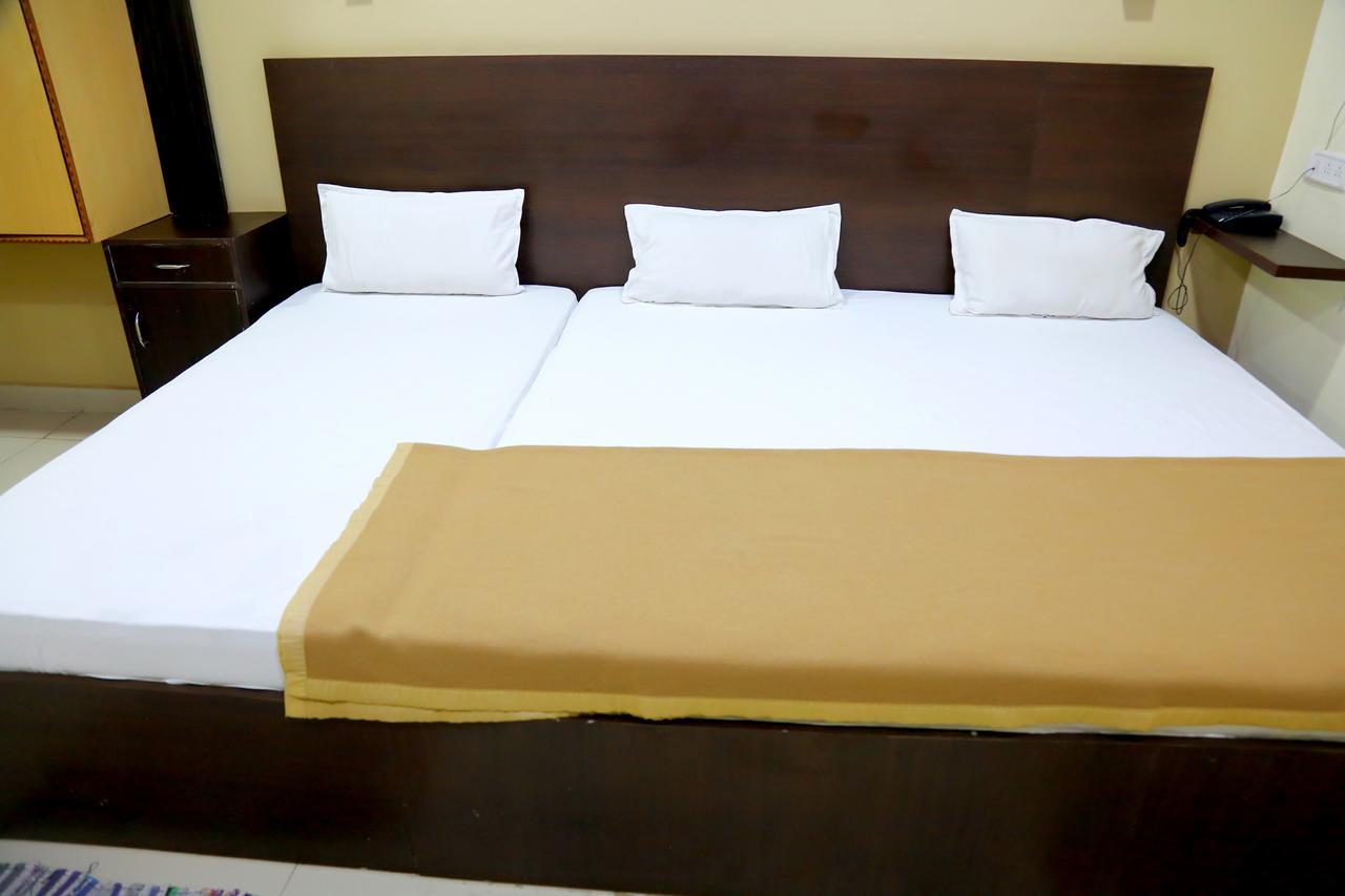 Divya Lodge Hyderabad Exterior photo