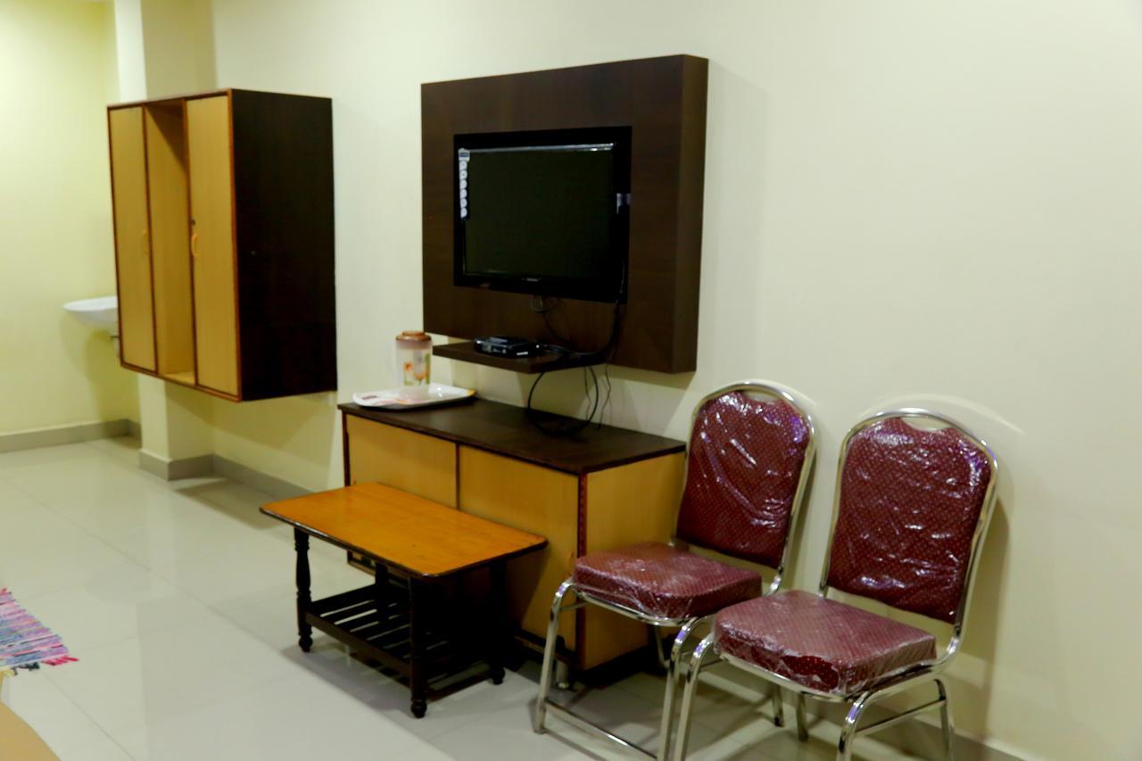 Divya Lodge Hyderabad Exterior photo