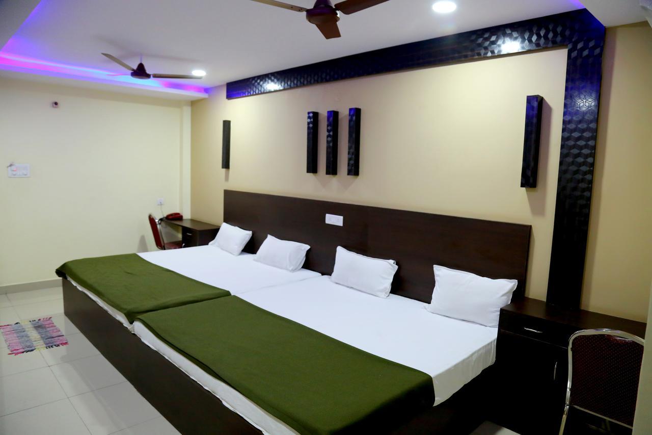 Divya Lodge Hyderabad Exterior photo