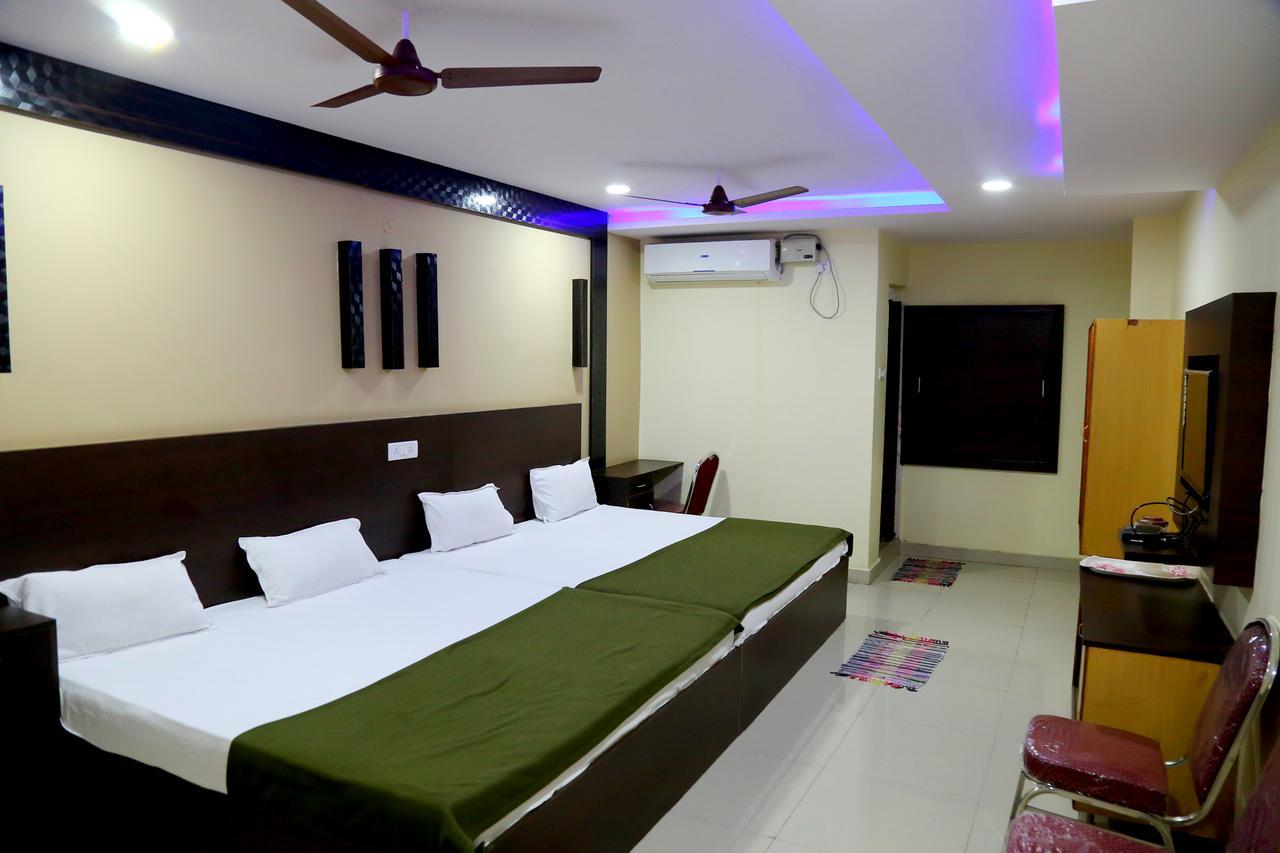 Divya Lodge Hyderabad Exterior photo