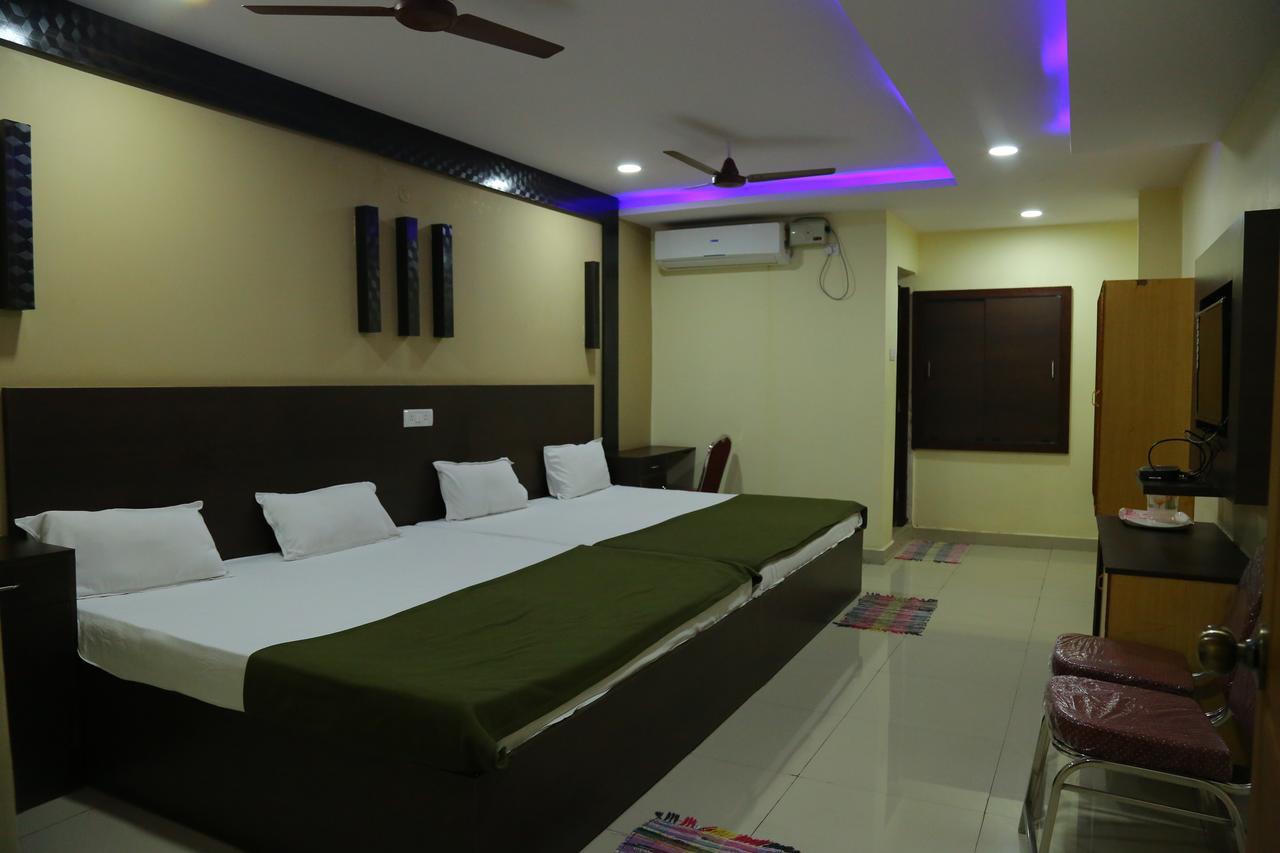 Divya Lodge Hyderabad Exterior photo