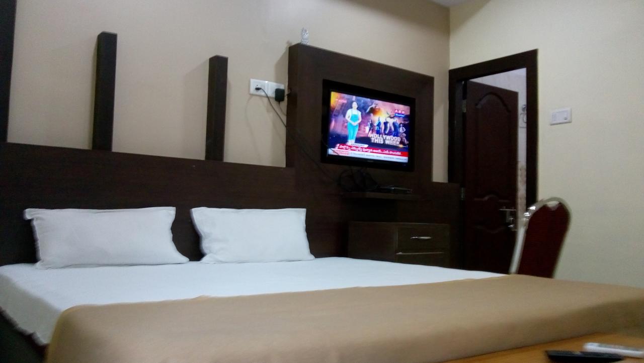 Divya Lodge Hyderabad Exterior photo