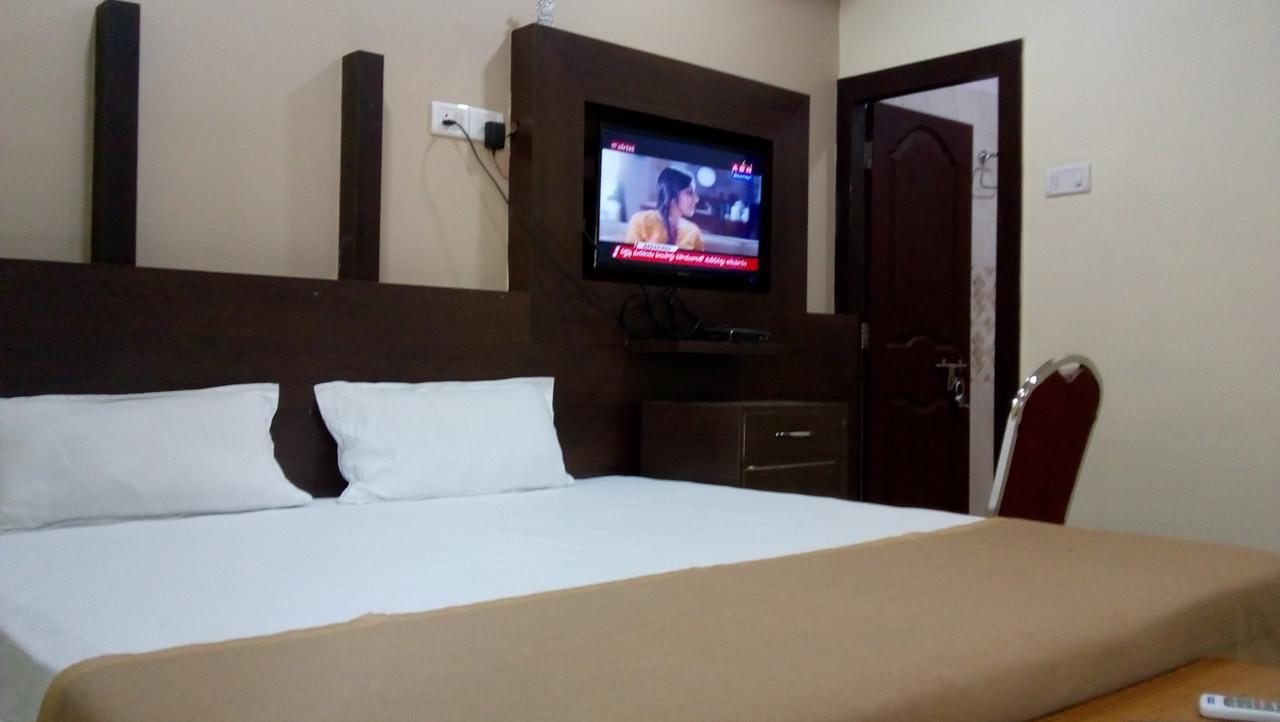 Divya Lodge Hyderabad Exterior photo