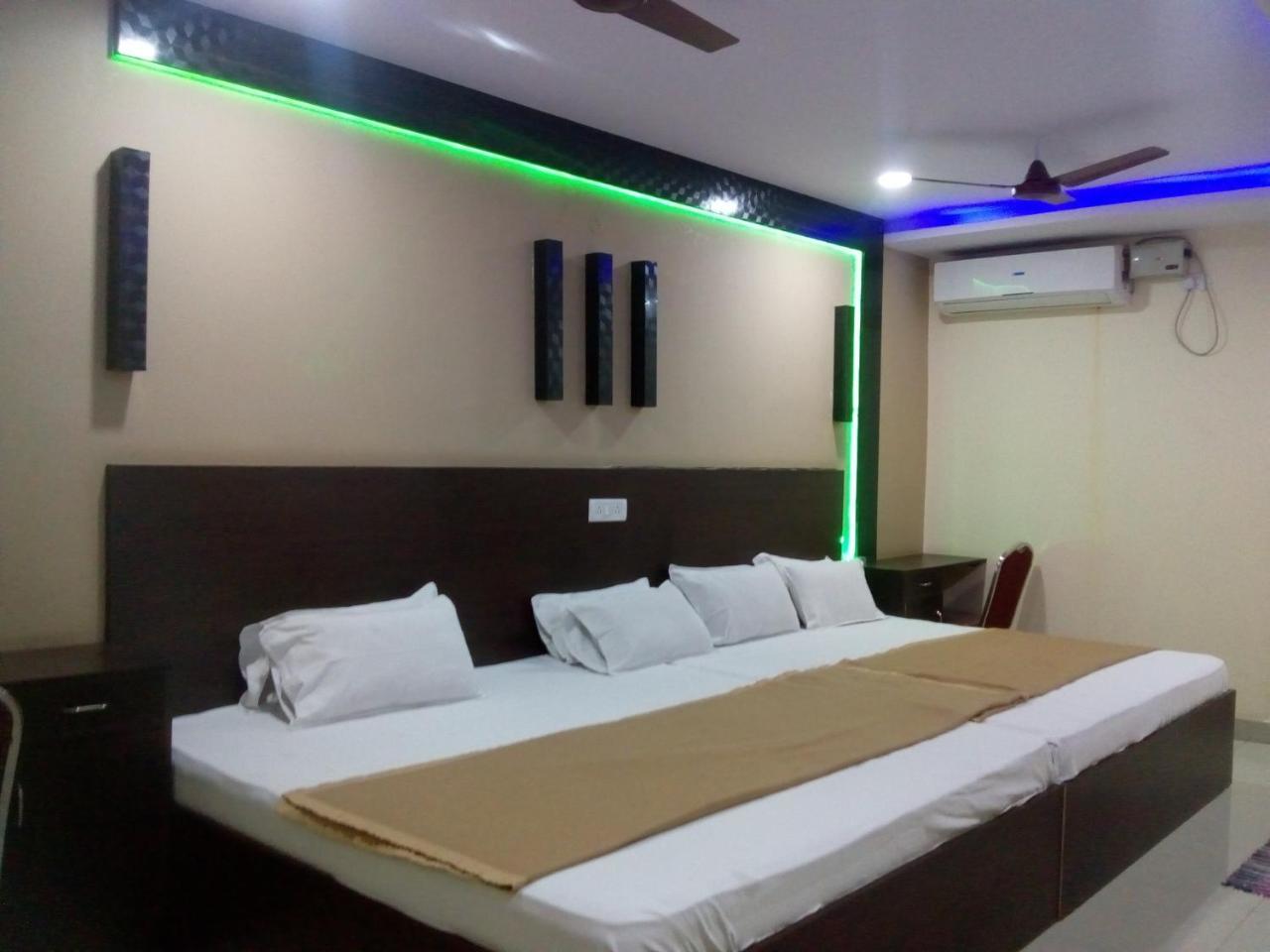 Divya Lodge Hyderabad Exterior photo