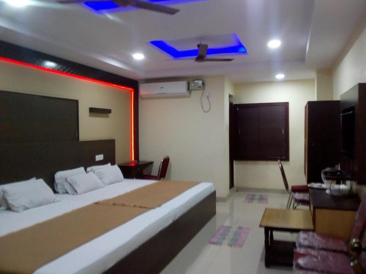 Divya Lodge Hyderabad Exterior photo